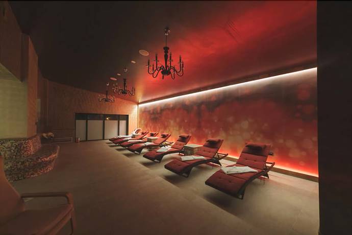 Imagen de la piscina del Hotel Cardinal, Vințu de Jos. Foto 17