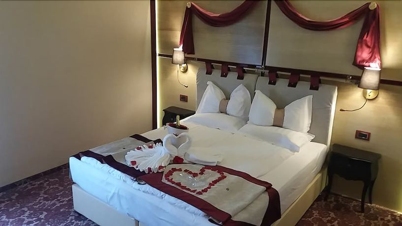 Imagen de la habitación del Hotel Cardinal, Vințu de Jos. Foto 9