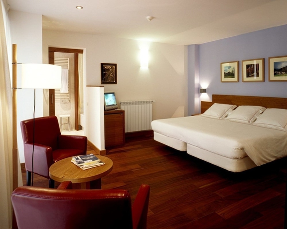 Imagen de la habitación del Hotel Cardós. Foto 9