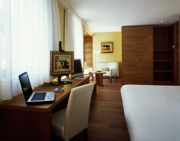 Imagen de la habitación del Hotel Cardós. Foto 12