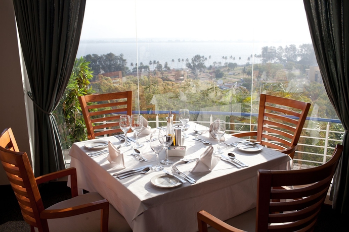 Imagen del bar/restaurante del Hotel Cardoso. Foto 5