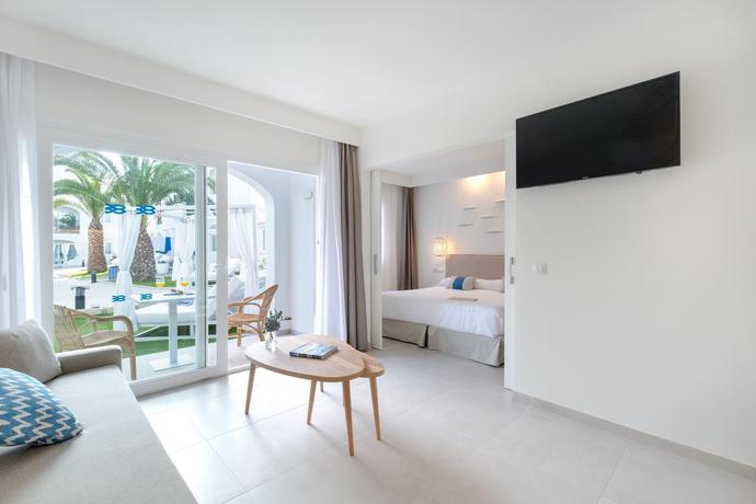 Imagen de la habitación del Hotel Carema Beach Menorca. Foto 5