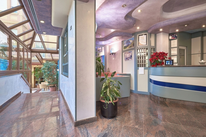 Imagen de los interiores del Hotel Careni Villa Italia. Foto 13