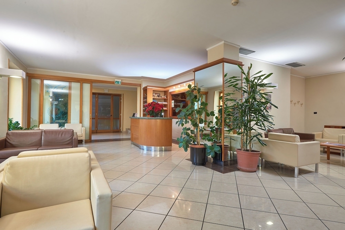 Imagen de los interiores del Hotel Careni Villa Italia. Foto 15