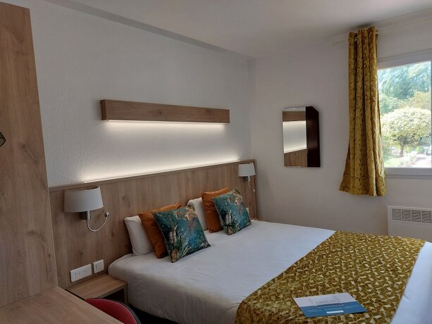 Imagen de la habitación del Hotel Carentan. Foto 19