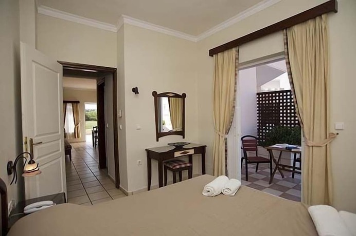Imagen de la habitación del Hotel Caretta Beach. Foto 16