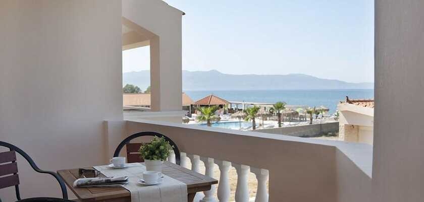 Imagen de la habitación del Hotel Caretta Beach. Foto 17