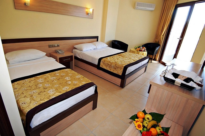 Imagen general del Hotel Caretta Beach Hotel. Foto 6