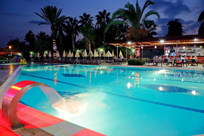 Imagen general del Hotel Caretta Beach Hotel. Foto 8