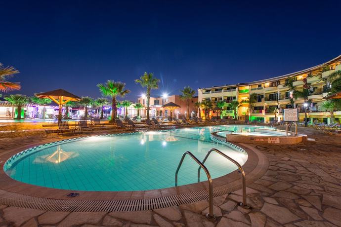 Imagen de la piscina del Hotel Caretta Beach Resort and WaterPark. Foto 16