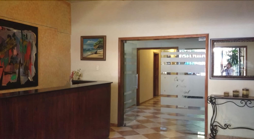 Imagen de los interiores del Hotel Carey House. Foto 17