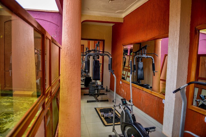 Imagen de los interiores del Hotel Cari. Foto 16