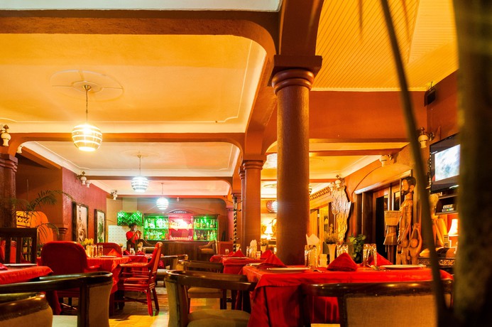 Imagen del bar/restaurante del Hotel Cari. Foto 4