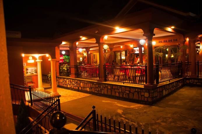 Imagen del bar/restaurante del Hotel Cari. Foto 6