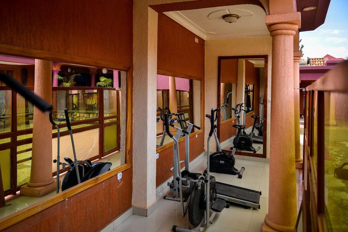 Imagen de los interiores del Hotel Cari. Foto 20