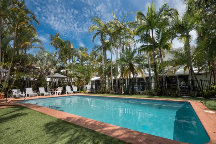 Imagen de los exteriores del Hotel Caribbean Noosa. Foto 11