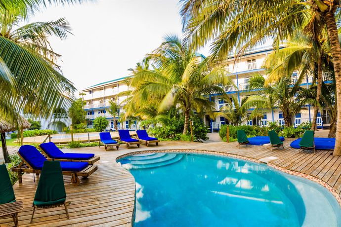 Imagen de la piscina del Hotel Caribbean Villas. Foto 15