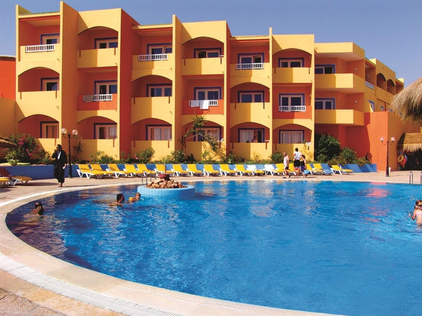 Imagen de la piscina del Hotel Caribbean World Thalasso Djerba. Foto 12