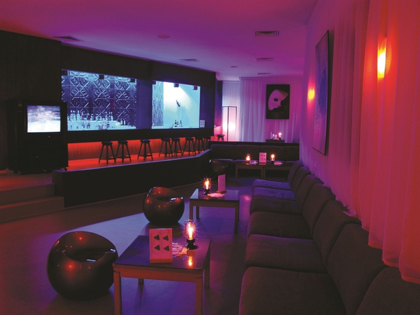 Imagen del bar/restaurante del Hotel Caribbean World Thalasso Djerba. Foto 5