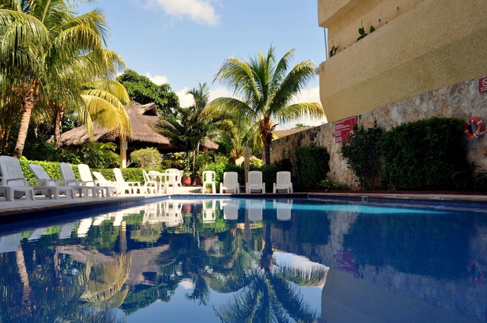 Imagen de la piscina del Hotel Caribe Internacional. Foto 16
