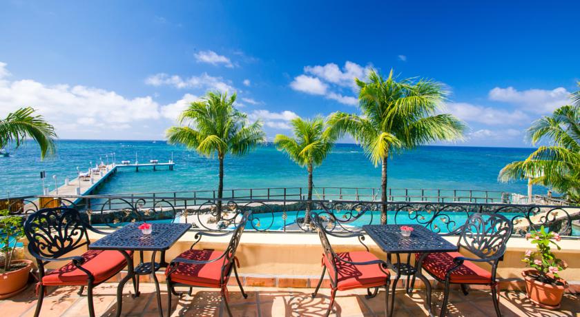 Imagen de los exteriores del Hotel Caribe Tesoro. Foto 5