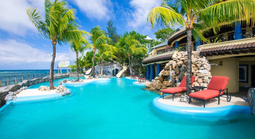 Imagen de la piscina del Hotel Caribe Tesoro. Foto 12