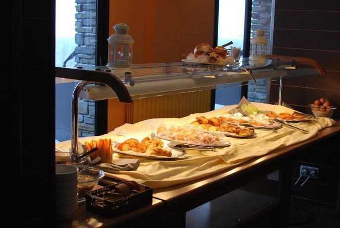 Imagen del bar/restaurante del Hotel Caribou, Pas de la Casa. Foto 2