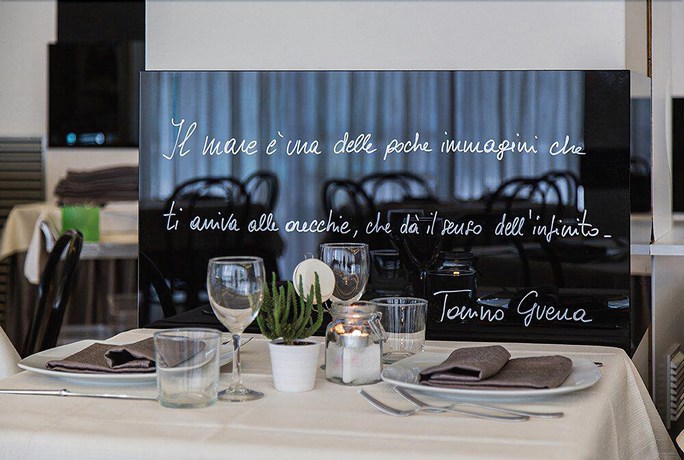 Imagen del bar/restaurante del Hotel Carignano, Riccione. Foto 2