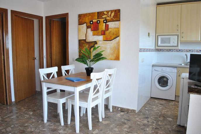 Imagen de la habitación del Hotel Carihuela Park. Foto 5