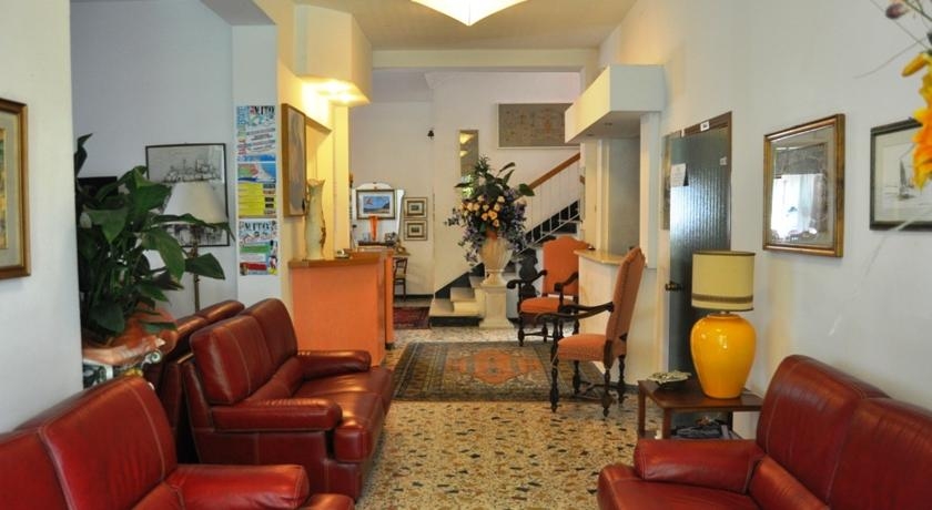 Imagen de los interiores del Hotel Carillon, Bellaria-Igea Marina. Foto 6
