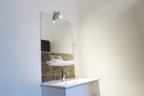 Imagen de la habitación del Hotel Carillon, Haarlem. Foto 7