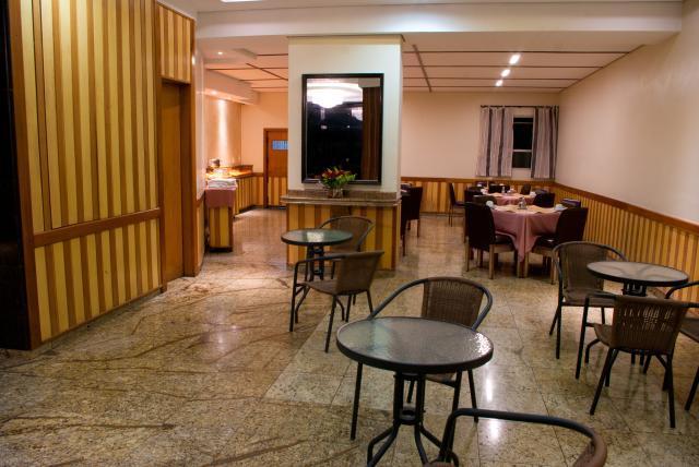 Imagen del bar/restaurante del Hotel Carillon Plaza. Foto 2