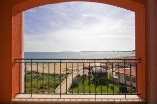 Imagen de los exteriores del Hotel Carina Beach. Foto 5