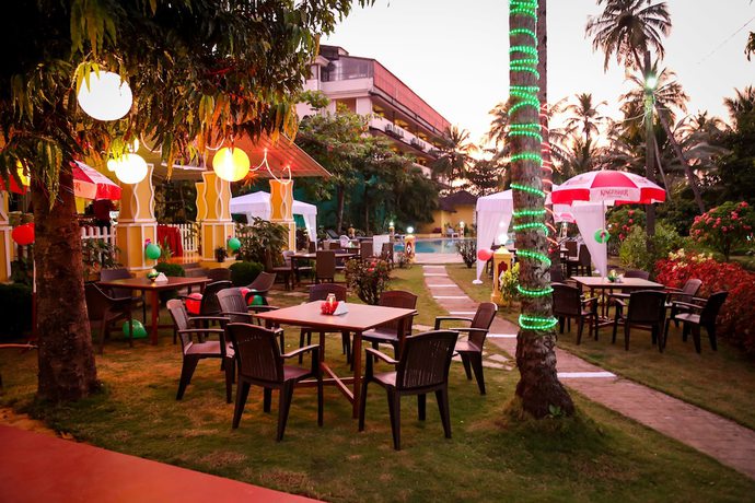 Imagen del bar/restaurante del Hotel Carina Beach Resort. Foto 5