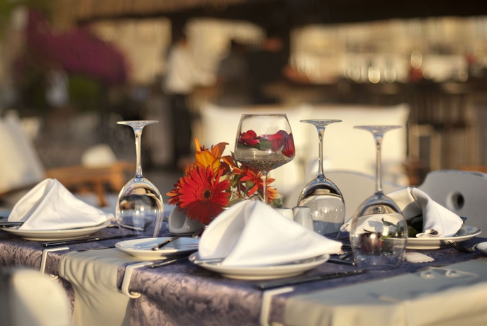 Imagen del bar/restaurante del Hotel Carina, Kusadasi. Foto 8