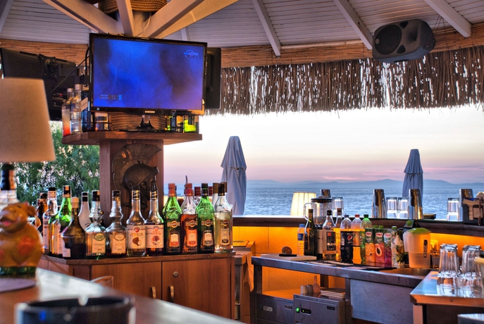 Imagen del bar/restaurante del Hotel Carina, Kusadasi. Foto 10