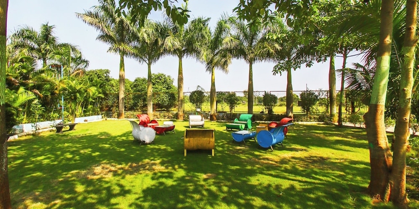 Imagen de los exteriores del Hotel Carina Retreat Resort. Foto 11