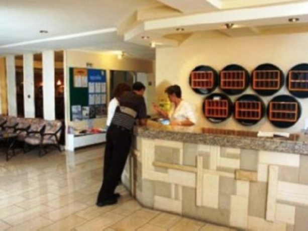 Imagen general del Hotel Carina, Rodas Town. Foto 1