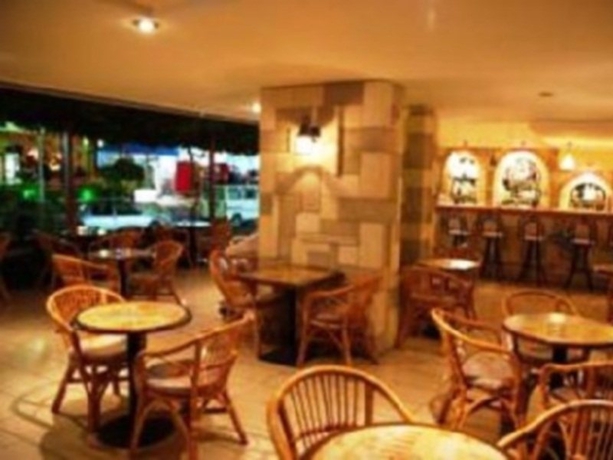 Imagen general del Hotel Carina, Rodas Town. Foto 2