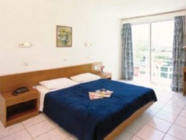 Imagen general del Hotel Carina, Rodas Town. Foto 3