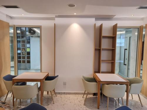 Imagen general del Hotel Carine Centar. Foto 5