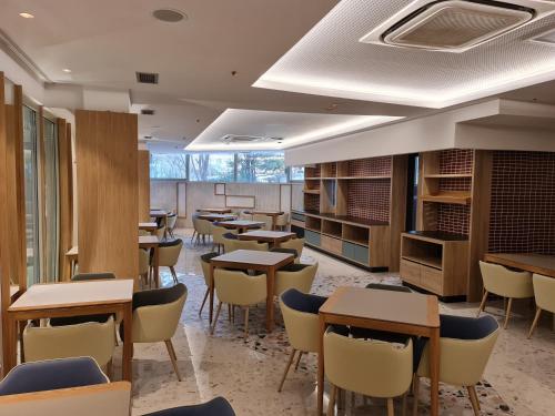 Imagen general del Hotel Carine Centar. Foto 7