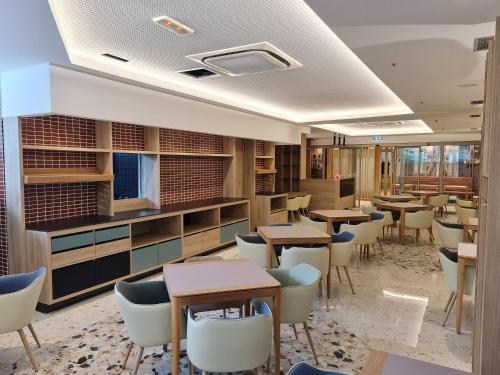 Imagen general del Hotel Carine Centar. Foto 13