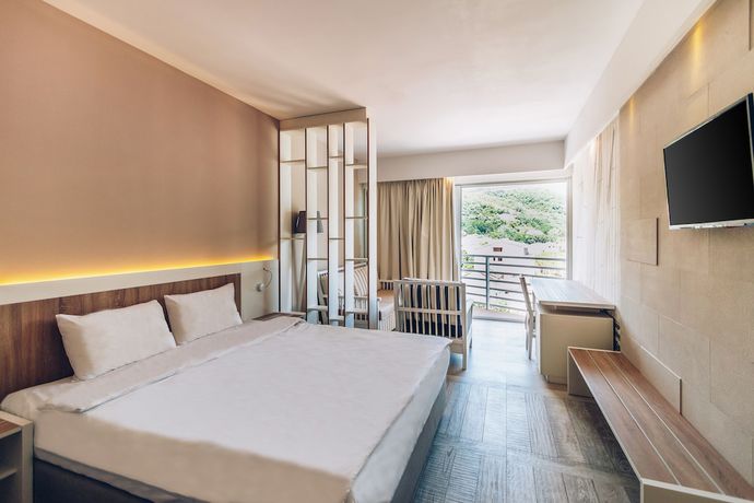 Imagen de la habitación del Hotel Carine Delfin. Foto 10