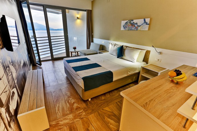 Imagen de la habitación del Hotel Carine Delfin. Foto 14