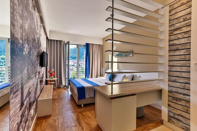 Imagen de la habitación del Hotel Carine Delfin. Foto 16