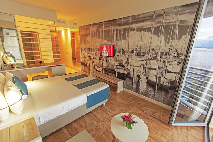 Imagen de la habitación del Hotel Carine Delfin. Foto 18