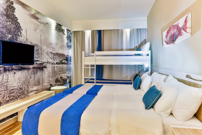 Imagen de la habitación del Hotel Carine Delfin. Foto 19