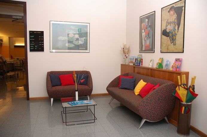 Imagen de los interiores del Hotel Carinzia. Foto 15