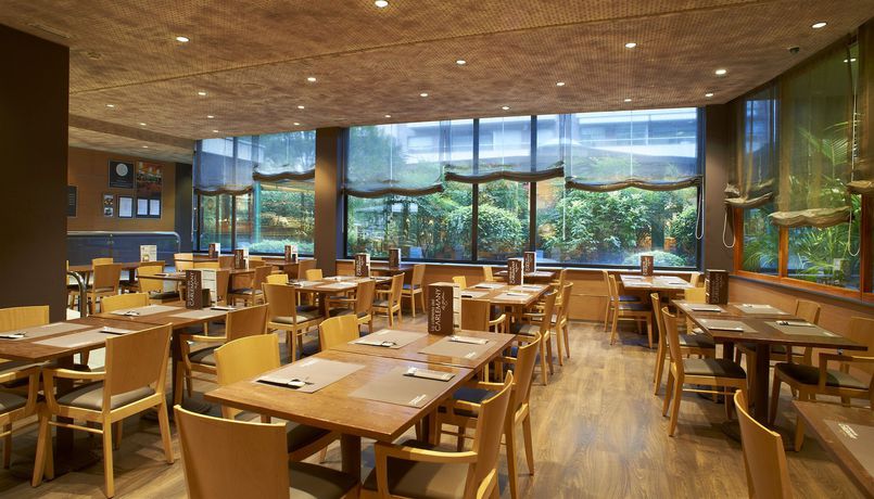 Imagen del bar/restaurante del Hotel Carlemany Girona. Foto 3